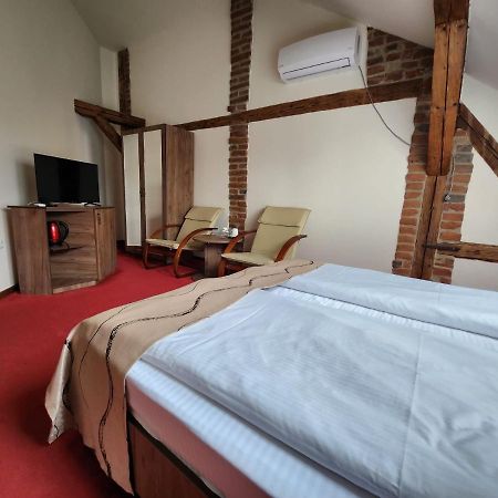 Antique Aparthotel Alba Iulia Exteriör bild