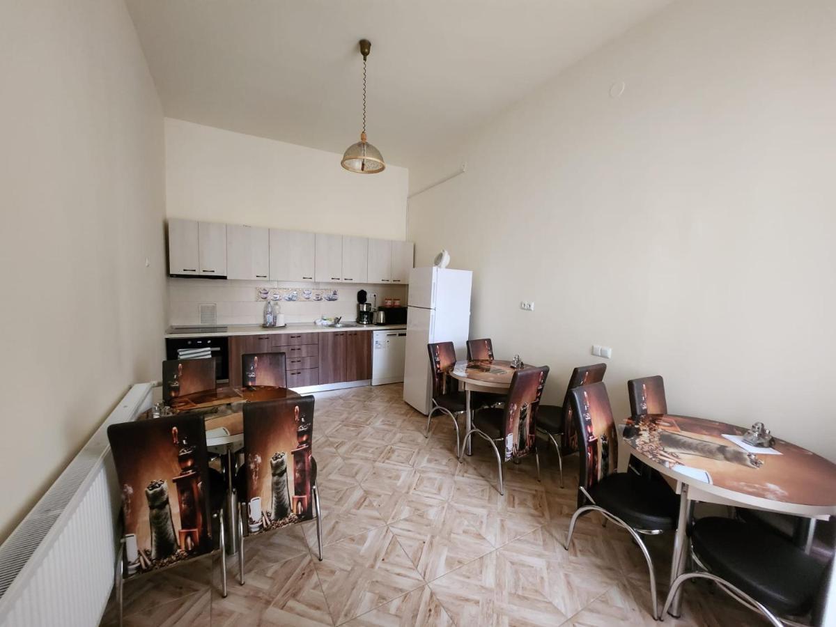 Antique Aparthotel Alba Iulia Exteriör bild