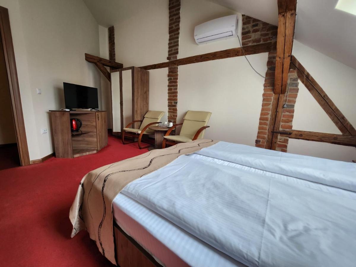 Antique Aparthotel Alba Iulia Exteriör bild