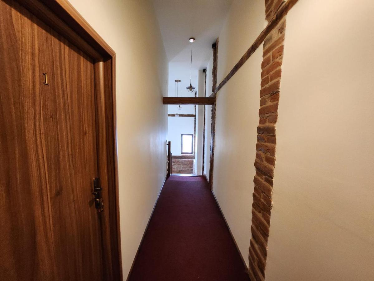 Antique Aparthotel Alba Iulia Exteriör bild