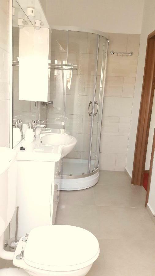 Antique Aparthotel Alba Iulia Exteriör bild