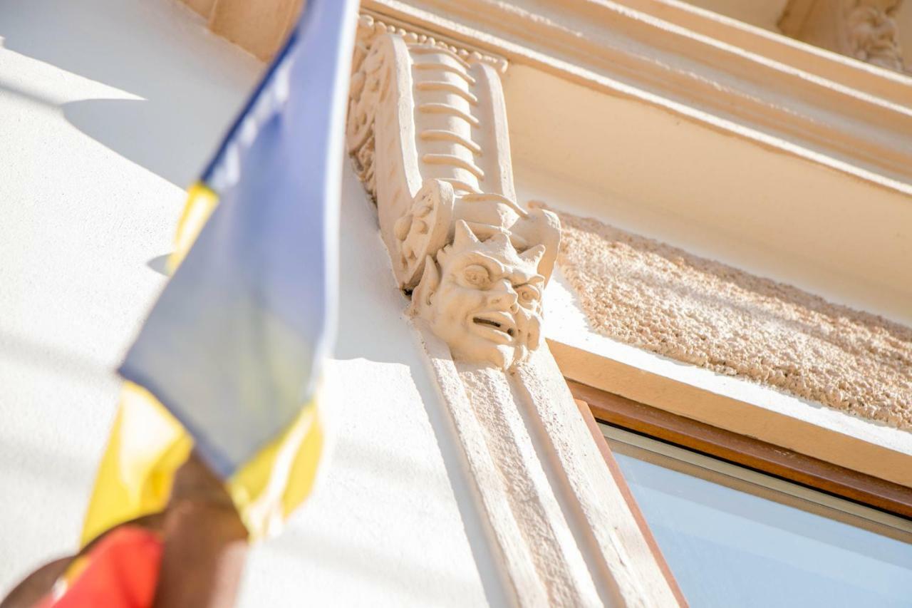 Antique Aparthotel Alba Iulia Exteriör bild