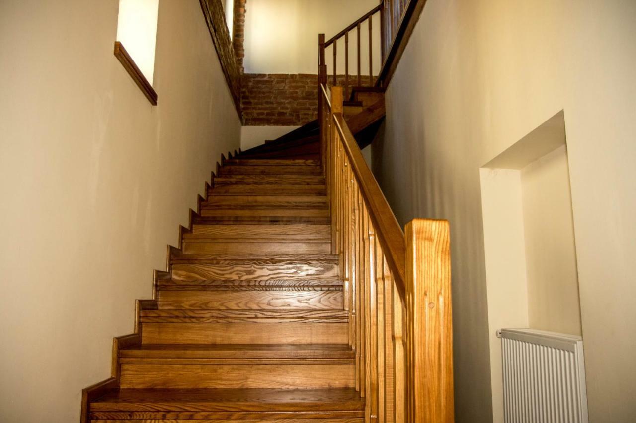 Antique Aparthotel Alba Iulia Exteriör bild