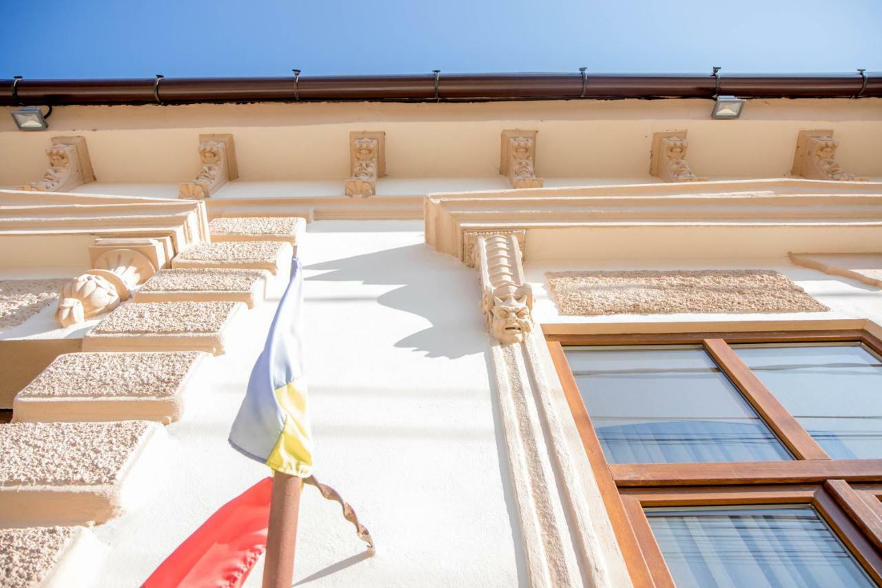 Antique Aparthotel Alba Iulia Exteriör bild